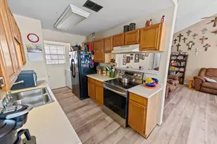 203 W Lee Ave, Whitney, TX 76692 - Photo 16