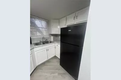 7501 Chesterfield Drive, Dallas, TX 75237 - Photo 8