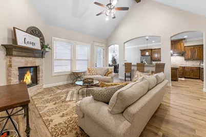 1300 Highland Park Circle, Granbury, TX 76048 - Photo 10