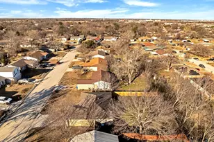 111 Lorie St, Alvarado, TX 76009 - Photo 24