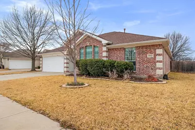 5712 Creekway Drive, Denton, TX 76226 - Photo 2