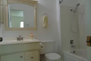 10835 Hayfield Dr, Dallas, TX 75238 - Photo 18