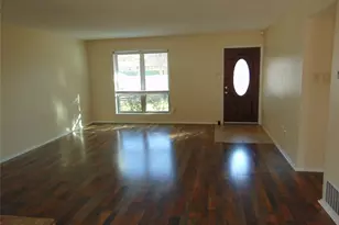 10835 Hayfield Dr, Dallas, TX 75238 - Photo 12