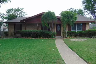 10835 Hayfield Dr, Dallas, TX 75238 - Photo 24