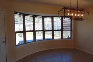 10835 Hayfield Dr, Dallas, TX 75238 - Photo 22