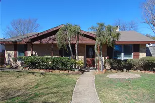 10835 Hayfield Dr, Dallas, TX 75238 - Photo 2