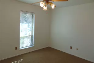 10835 Hayfield Dr, Dallas, TX 75238 - Photo 12