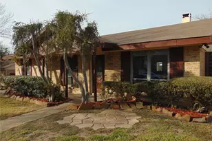 10835 Hayfield Dr, Dallas, TX 75238 - Photo 4