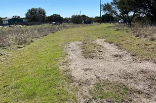 8452 Hill Top Dr, Cleburne, TX 76033 - Photo 14