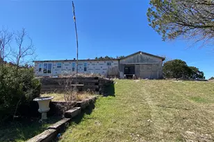 8452 Hill Top Dr, Cleburne, TX 76033 - Photo 2