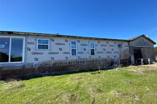 8452 Hill Top Dr, Cleburne, TX 76033 - Photo 6