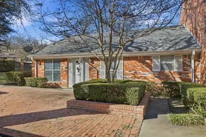 907 Roaring Springs Road, Fort Worth, TX 76114 - Photo 2