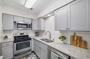 907 Roaring Springs Rd, Fort Worth, TX 76114 - Photo 10