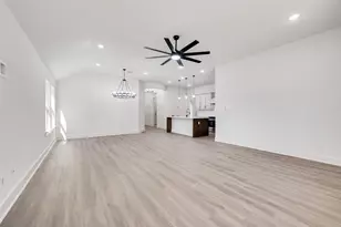 2017 Shady Crk Xing, Azle, TX 76020 - Photo 10