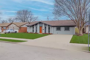 1101 Fouts Dr, Irving, TX 75061 - Photo 2