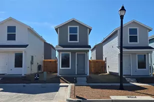 1023 Bishop Crk Dr, Princeton, TX 75407 - Photo 2