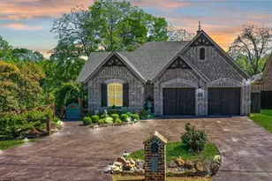 523 S Dallas St, Van Alstyne, TX 75495 - Photo 1