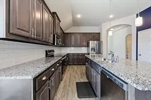 1204 Queens Brook Ln, Fort Worth, TX 76140 - Photo 8