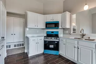 670 Honeysuckle Ln, Cedar Hill, TX 75104 - Photo 10