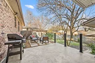 9710 Parkford Dr, Dallas, TX 75238 - Photo 24