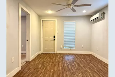 2222 Speight Avenue, Waco, TX 76706 - Photo 2