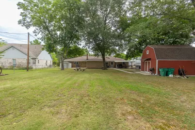 2812 McCarley Drive, Commerce, TX 75428 - Photo 34