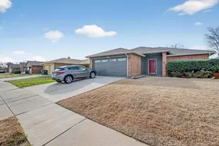 508 Valley Mills Dr, Arlington, TX 76018 - Photo 6
