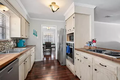 2422 Nottingham Place, Grand Prairie, TX 75050 - Photo 10