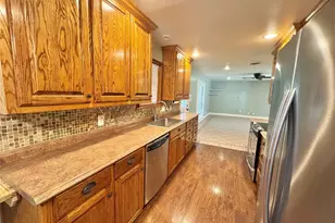 1905 Bridle Ln, Gainesville, TX 76240 - Photo 10