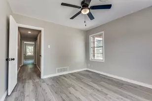 2505 Falls Dr, Dallas, TX 75211 - Photo 10