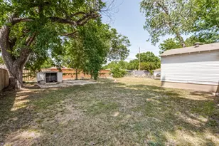 2505 Falls Dr, Dallas, TX 75211 - Photo 12