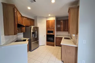 4241 Arbor Ln, Carrollton, TX 75010 - Photo 4