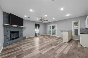 117 W Craven Ave, Lacy Lakeview, TX 76705 - Photo 4