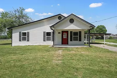 117 W Craven Avenue, Lacy Lakeview, TX 76705 - Photo 1