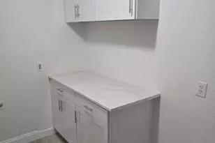 6719 Kenwell St, Dallas, TX 75209 - Photo 14