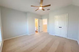 8112 Sycamore Dr, Irving, TX 75063 - Photo 4