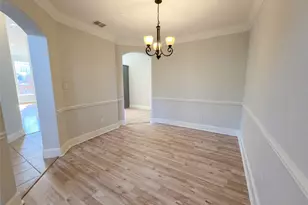 8112 Sycamore Dr, Irving, TX 75063 - Photo 10