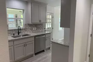 402 N Monroe St, Kaufman, TX 75142 - Photo 4