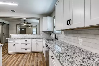 500 N Pine Street, Roanoke, TX 76262 - Photo 8