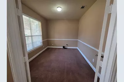 1522 Avenue E, Grand Prairie, TX 75051 - Photo 4