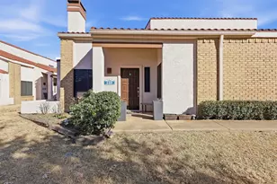 527 Ranch Trail, Irving, TX 75063 - Photo 2