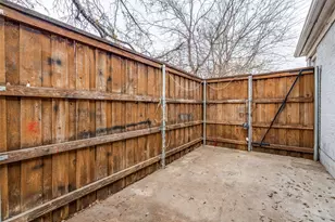 7909 Wanebe Dr, Dallas, TX 75235 - Photo 22