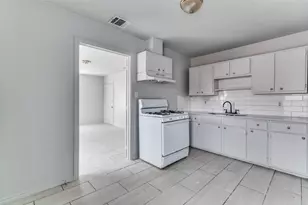 7909 Wanebe Dr, Dallas, TX 75235 - Photo 20