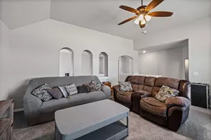 1020 Austin Dr, Godley, TX 76044 - Photo 38