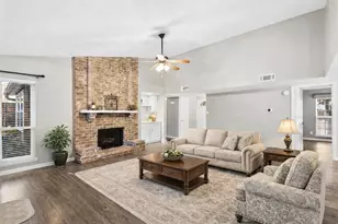 1311 Creekwood Ct, Allen, TX 75002 - Photo 2