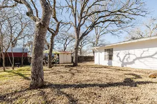 2100 Morningside Dr, Mineral Wells, TX 76067 - Photo 28