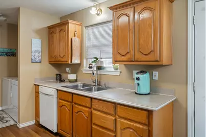 924 Guam Street, Tool, TX 75143 - Photo 12