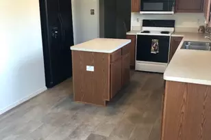 716 Kristi Ln, Cedar Hill, TX 75104 - Photo 2