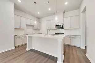 8199 Challenger Ln, Frisco, TX 75034 - Photo 4