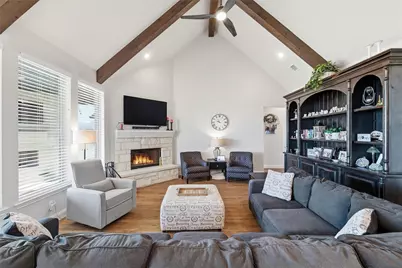 219 Columbia Court, Springtown, TX 76082 - Photo 10